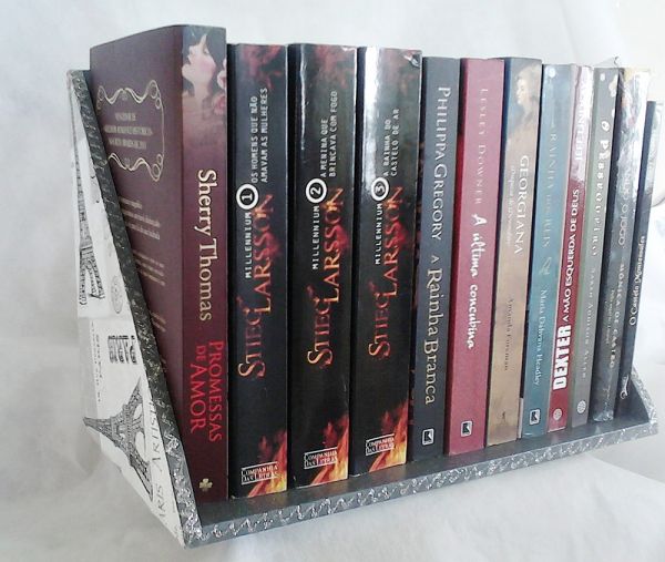Aparador de Livros (Tamanho Grande)